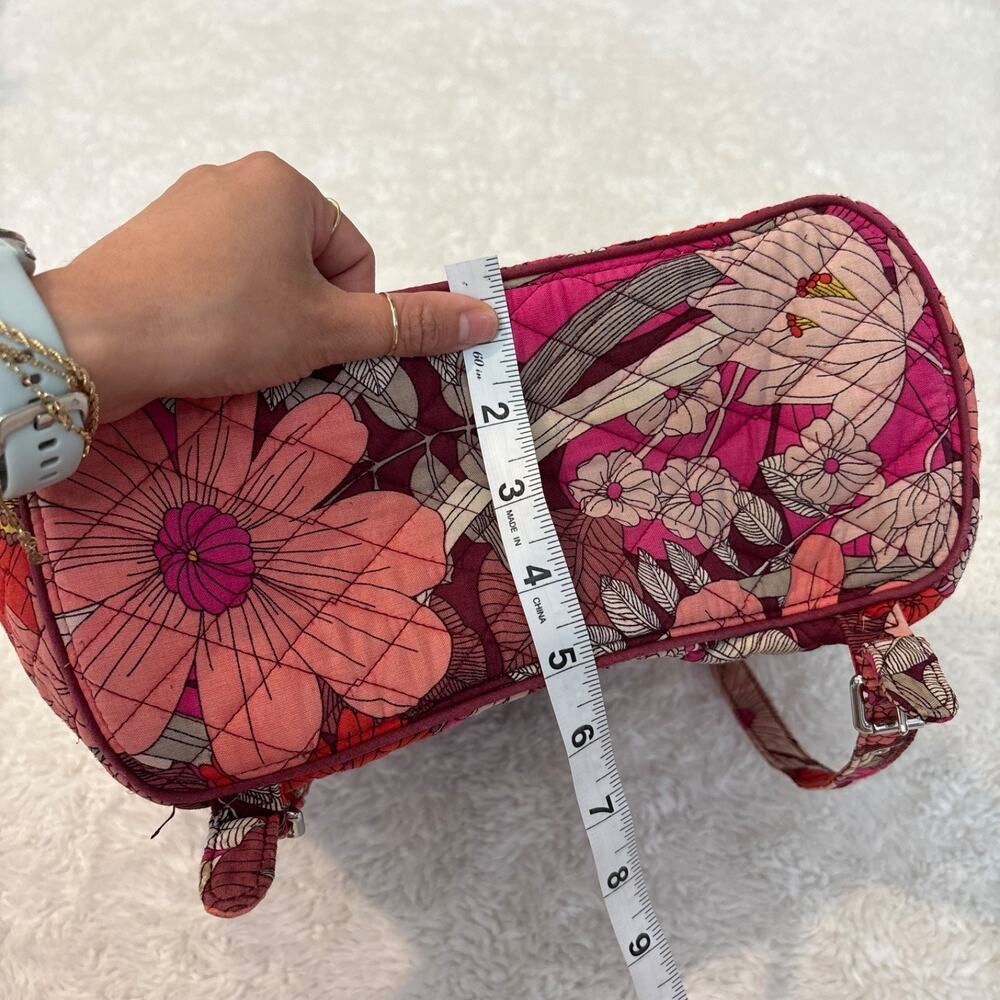 Vera Bradley Drawstring Magnetic Flap Backpack Bohemian Blooms Red Floral Travel - Picture 6 of 8